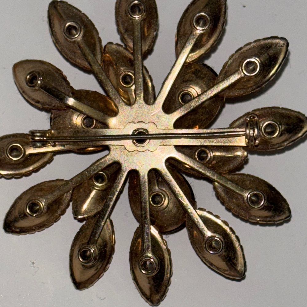 Antique Vintage Elegant Red Floral Brooch - Picture 3 of 3